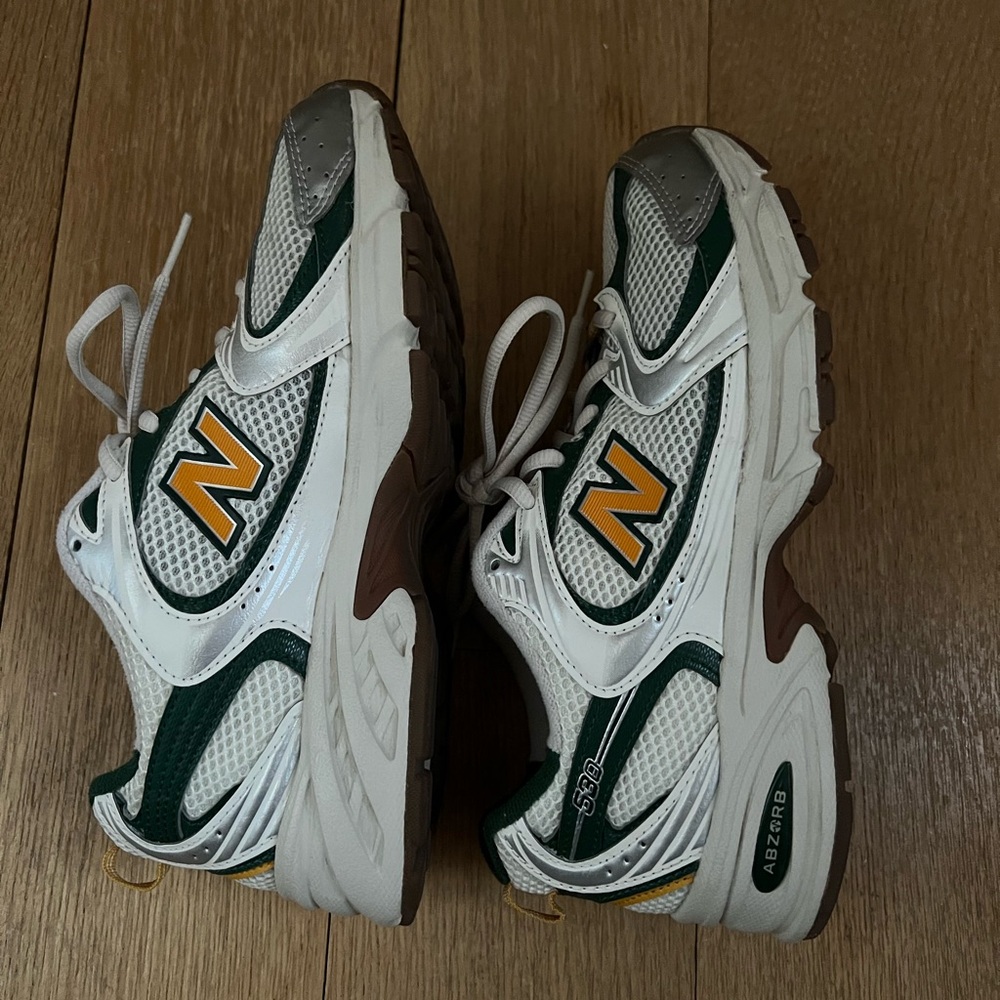 Like New New Balance White and Green Women's 530s